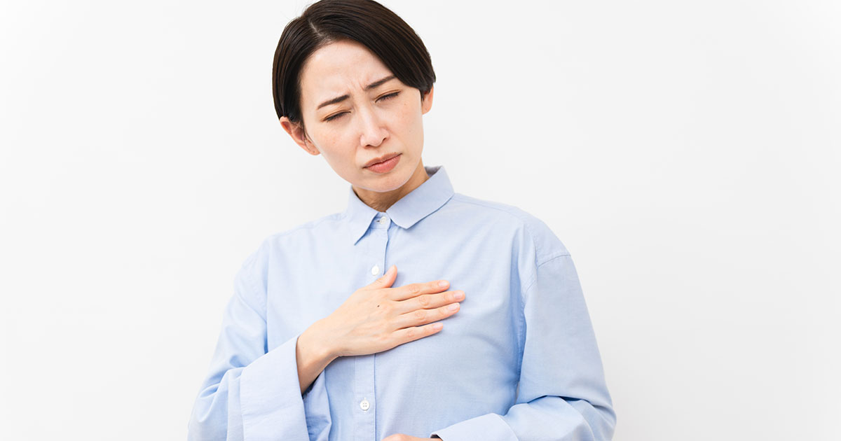 胸のしこりが心配…乳がんとの違いとすぐに受診すべき症状とは？